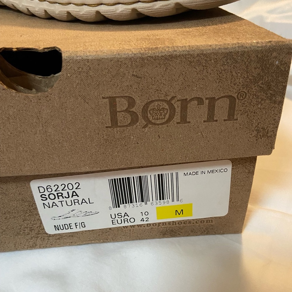 NIB Born sandals size 10M natural color